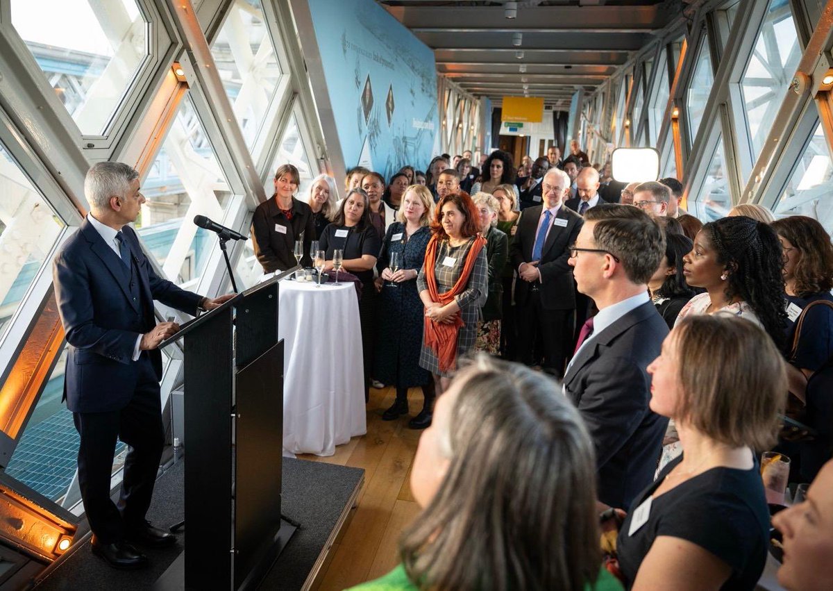 debs_wb's tweet photo. Inspiring atmosphere celebrating the work of @CityBridgeFndn over 30yrs funding work that supports and connects our communities. Their vital work is underpinned by values of equity, inclusion and accessibility. Great keynote from @MayorofLondon @SadiqKhan championing this legacy. https://t.co/jBx3AJToTz