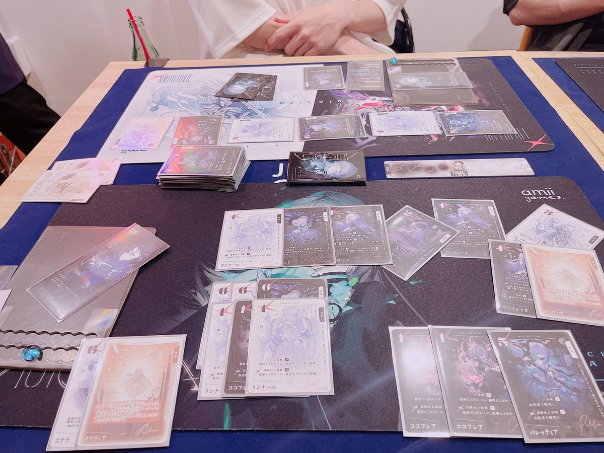 sitrus_kaf's tweet photo. amiiの新作カードゲームの試遊に参加してきた‼️‼️‼️‼️

地球初の完成版プレイヤーらしくて光栄でした🫶

イラストとデザインがほんとに良くて好きで、何よりゲームとしてめちゃくちゃ面白かった、ほんとに最高でした！！！！
買います！！！！！！

#autorica https://t.co/58ZE2jw1JU