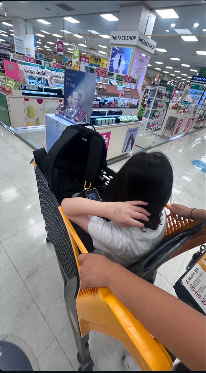 베 tweet media