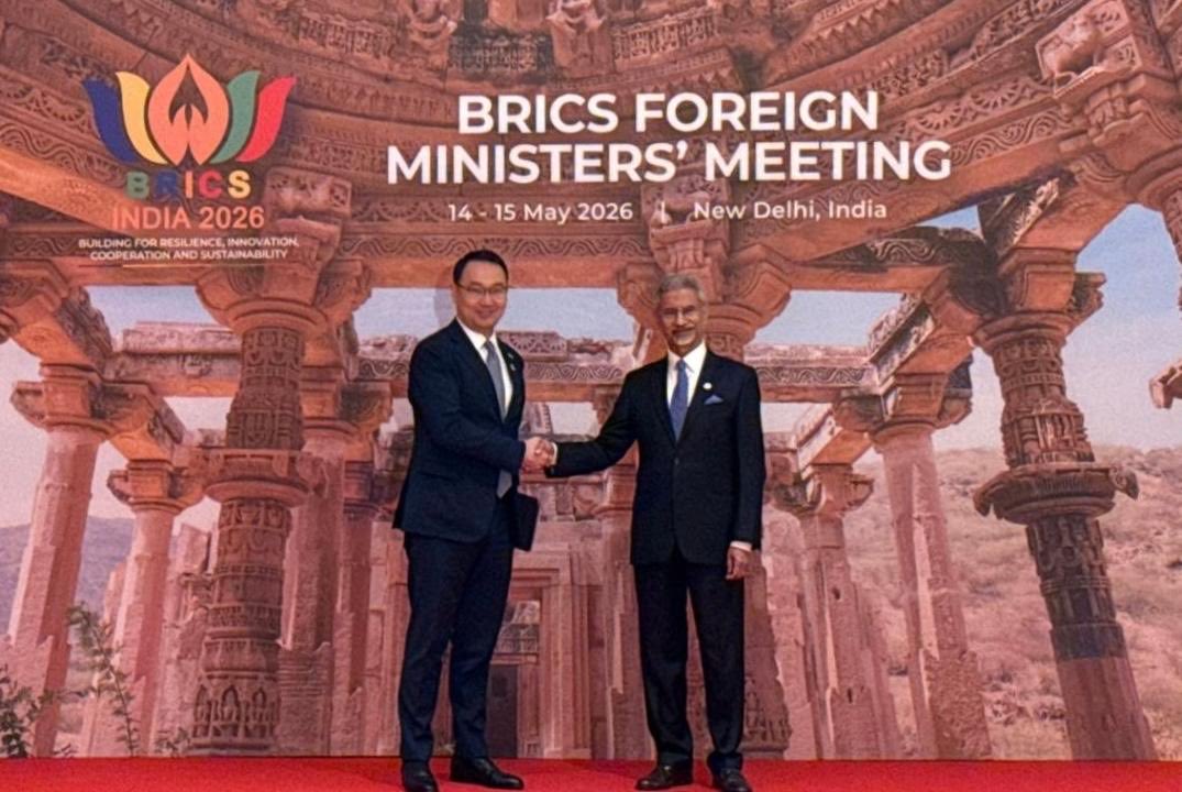 KazEmbassyIndia's tweet photo. Kazakhstan’s First Deputy Foreign Minister Yerzhan Ashikbayev took part in the BRICS Foreign Ministers’ Meeting in New Delhi.

#Kazakhstan #BRICS #Diplomacy #AI #Energy #SustainableDevelopment https://t.co/m9FTKkybi8