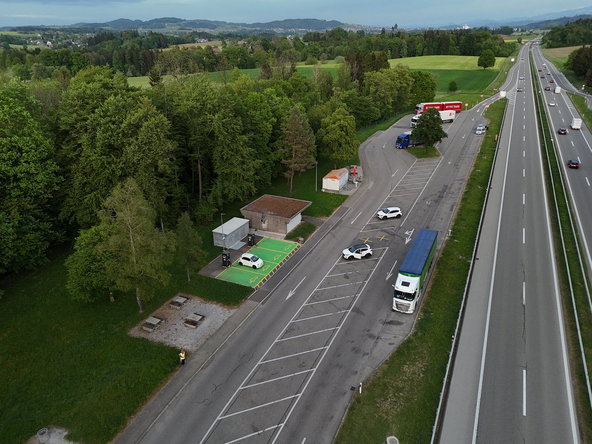 ChargeGuide🇨🇭 tweet media