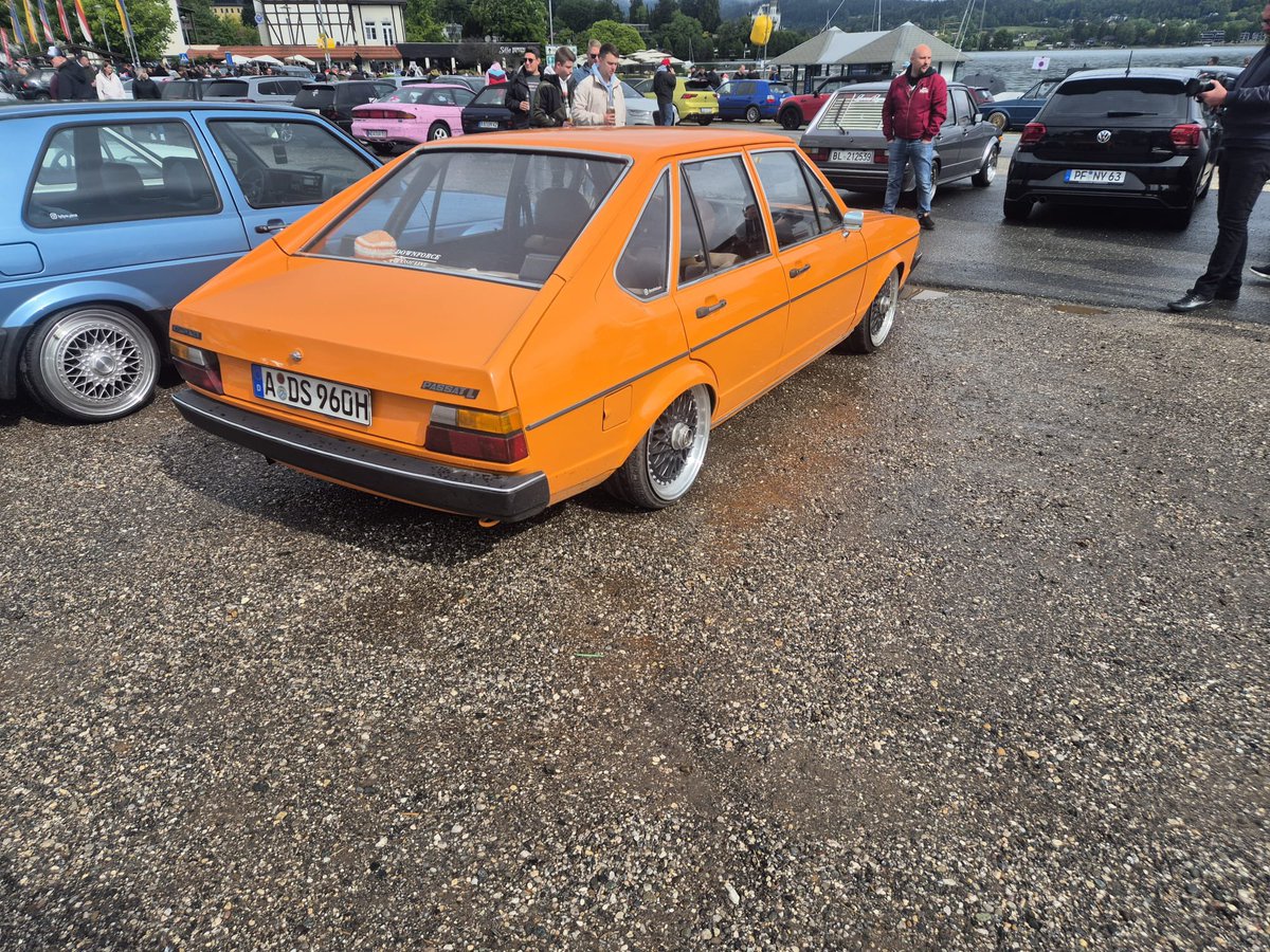 joachimaigner27's tweet photo. 🚗☀️ MFG goes Wörthersee-Treffen! 😎
👉 Coole Autos
👉 Cooles Treffen
👉 Coole Partei 🧡
Ein lässiger Tag mit vielen starken Eindrücken, Benzingesprächen und guter Stimmung am Wörthersee! 🔥🏎️
#JA27 #JoachimAigner #MFG #Systemwechsel
#Wörthersee #Treffen #Cars https://t.co/Zi98CgYN3c