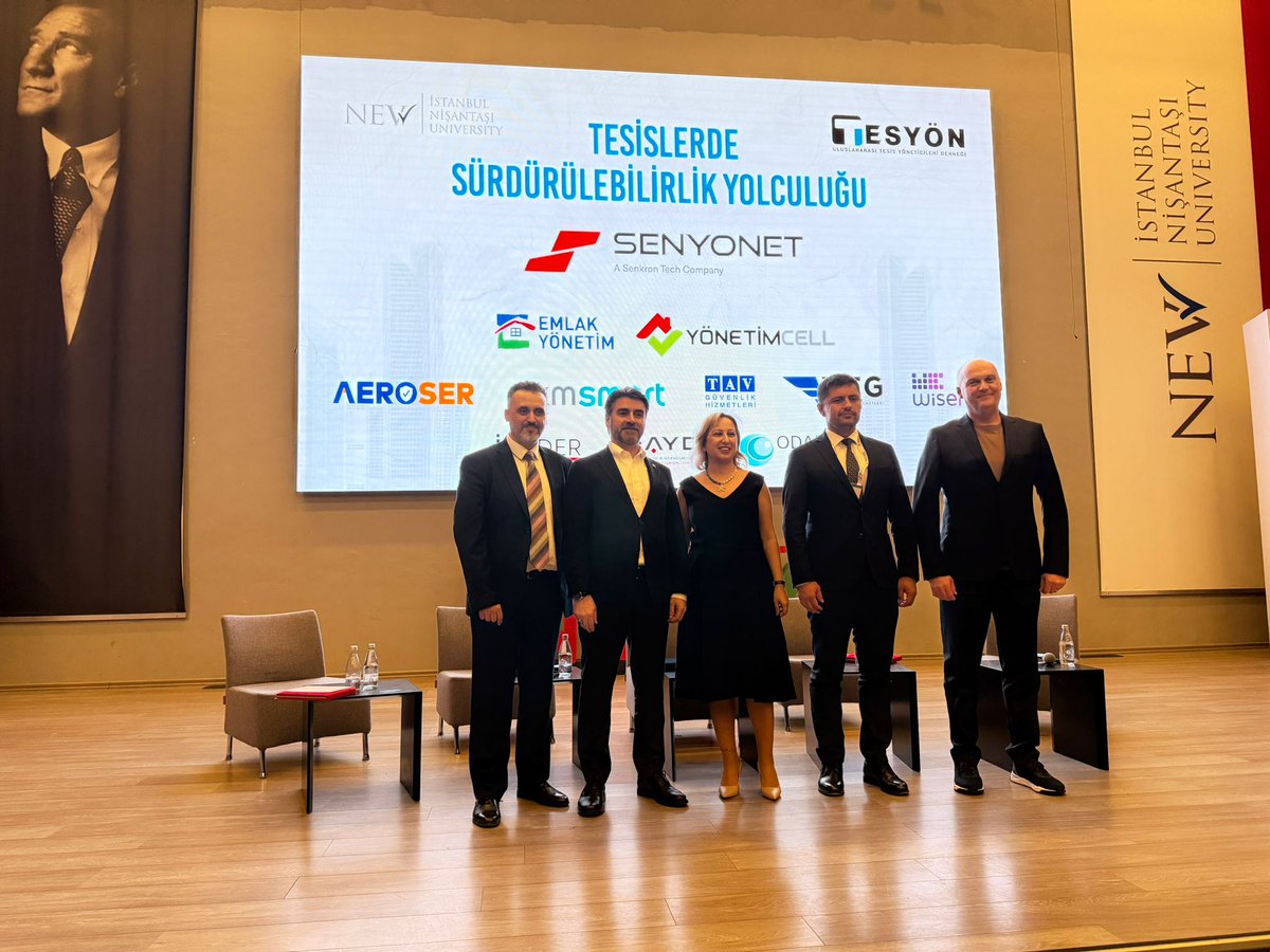 EmlakYonetim's tweet photo. 🏢 13 Mayıs Dünya Tesis Yönetimi Günü kapsamında, İstanbul Nişantaşı Üniversitesi ev sahipliğinde düzenlenen “Tesislerde Sürdürülebilirlik Yolculuğu” etkinliğinde sektör temsilcileri bir araya geldi.

Genel Müdürümüz Sayın Mehmet Akif Küçükdağ, gerçekleştirdiği konuşmada; tesis yönetiminde sürdürülebilirlik yaklaşımı, yaşam alanlarının yönetimi ve sektörün geleceğine ilişkin değerlendirmelerini katılımcılarla paylaştı.

🤝 Program boyunca sektör paydaşları bilgi ve deneyimlerini paylaşırken, sürdürülebilir yönetim anlayışının önemi vurgulandı.

Emlak Yönetim A.Ş. olarak, sürdürülebilir yaşam alanları için değer üretmeye devam ediyoruz.

#EmlakYönetim #TesisYönetimi #Sürdürülebilirlik #DünyaTesisYönetimiGünü