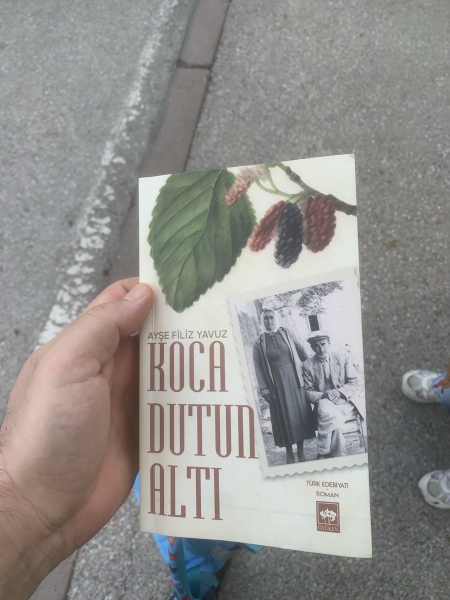 Lebi_Ca's tweet photo. Kaybolmakta olan yayla kültürümüzü ve Türkçe dağarcığımızı yaşatmaya çalışan bir roman. Kıymetli Hocamız  @drfilizyavuz ‘a emekleri ve imzası için teşekkür ederim. Yaylanı ve dilini koru! @otukennesriyat https://t.co/H4FvWvWrCr