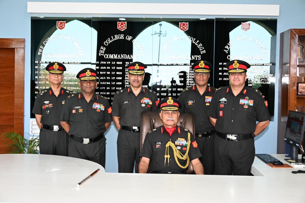 artrac_ia's tweet photo. 𝐀𝐫𝐦𝐲 𝐖𝐚𝐫 𝐂𝐨𝐥𝐥𝐞𝐠𝐞, 𝐌𝐡𝐨𝐰
#LtGenDevendraSharma, PVSM, AVSM,SM #GOC-in-C and all ranks of ARTRAC congratulate and extend best wishes to Lt Gen Ajay Chandpuria, AVSM, VSM on taking over as the #Commandant, Army War College Mhow.
Instagram- https://t.co/lDLUeE3lJ3
Facebook- https://t.co/8SkKEuG3hC
#AWC
#ARTRAC
#IndianArmy
@adgpi