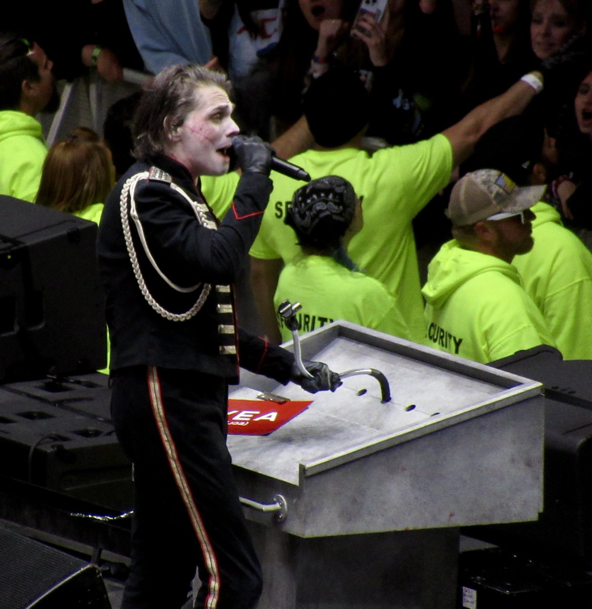 _smeagles's tweet photo. popping in to say sonic temple was fun
#mcrsonictemple #mcrcolumbus https://t.co/rdAnYJZ1Qj