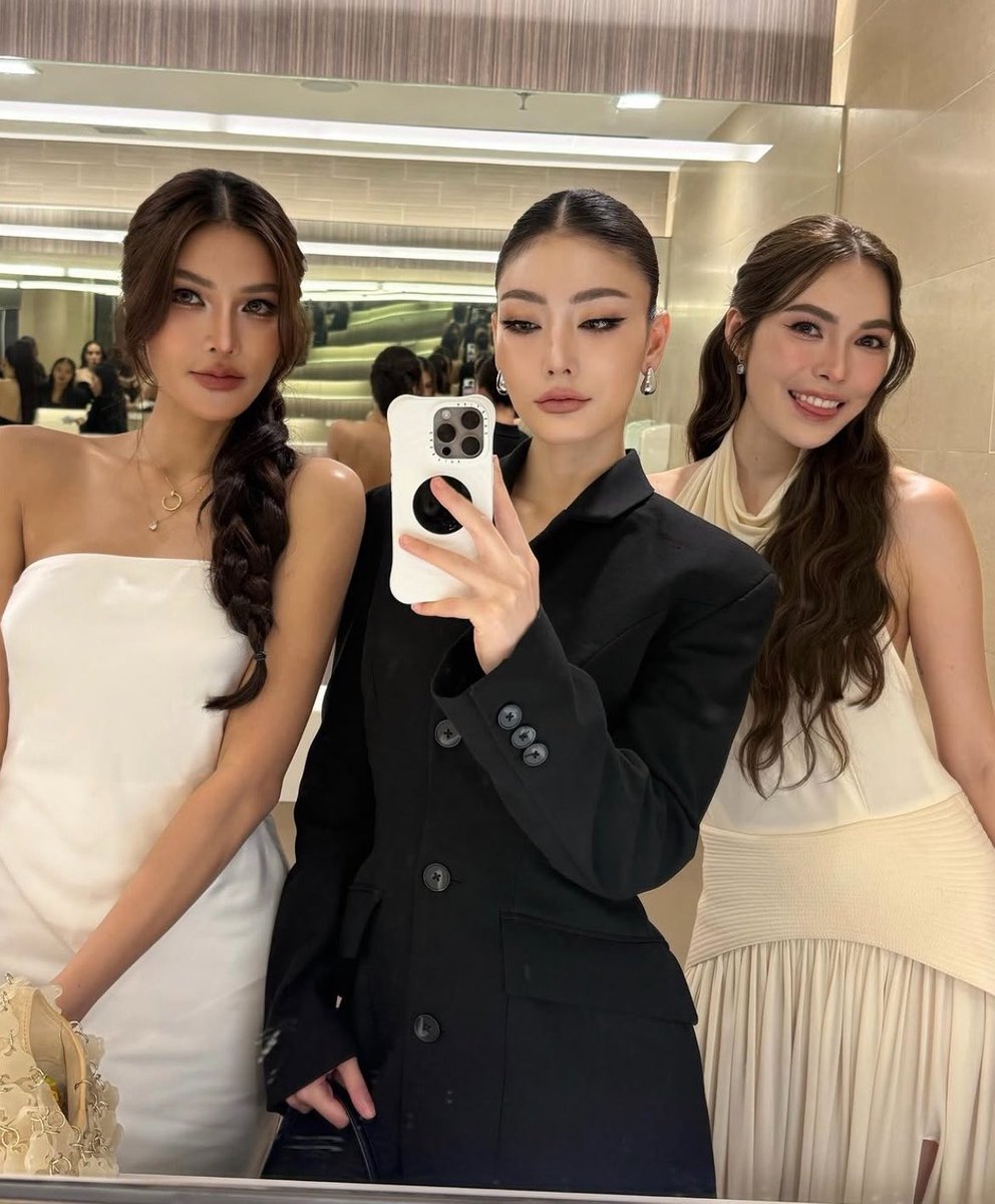liza tweet media