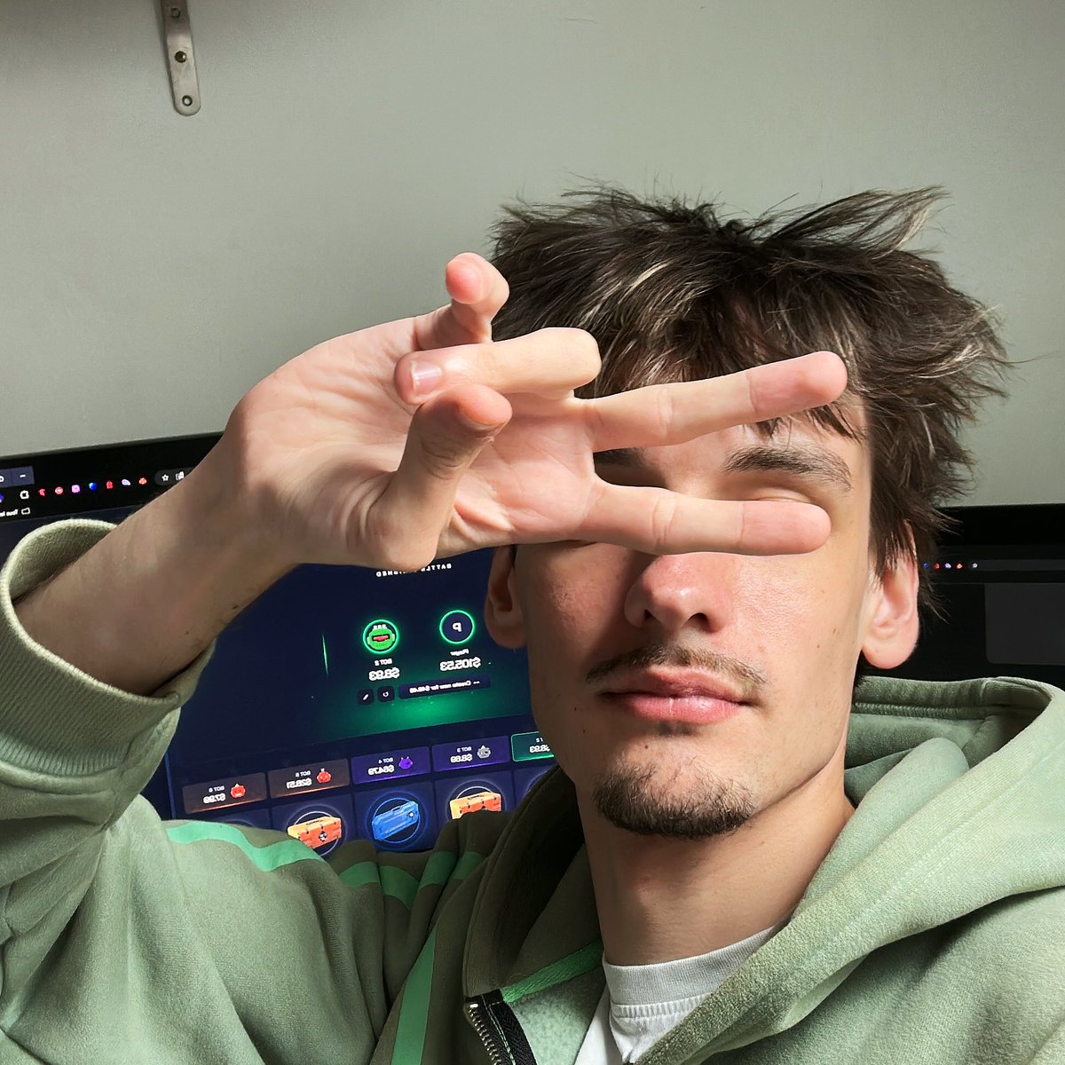 G0TZE tweet media