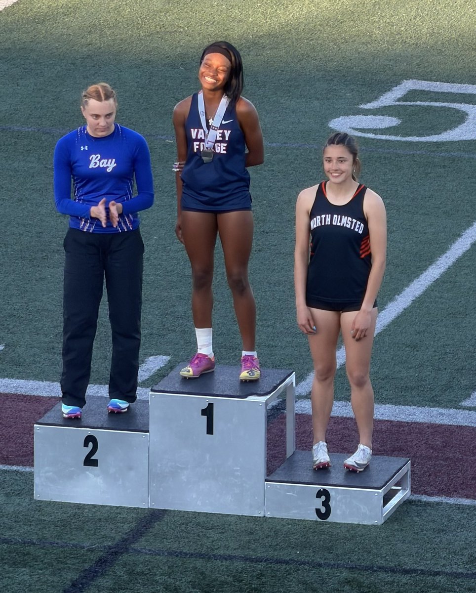 NOHS_TF's tweet photo. The girls track team had some great efforts at the CWC conference meet. A few of our top performers were:

Adelynn Schueszler- Discus Champ
Elizabeth Falcone- 100m 3rd 
Amaya Capps- 200m 3rd
4x100 3rd- Tala Awad, Iman Salti, Amaya Capps, Elizabeth Falcone https://t.co/4qfou9jQRy