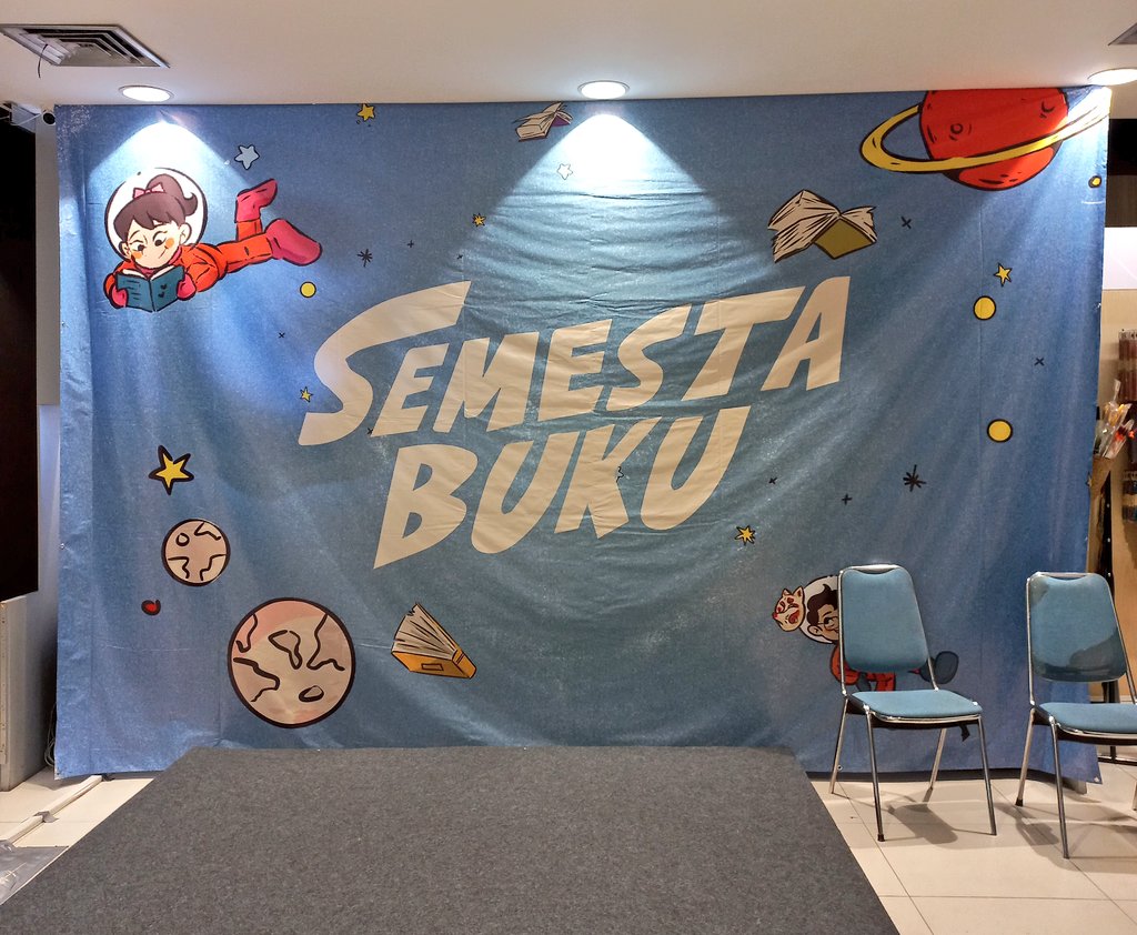 dithreads's tweet photo. @ Gramedia Merdeka. Gramedia favorit ku di Bandung. ❤️✨️ https://t.co/LS9oMMwQA4