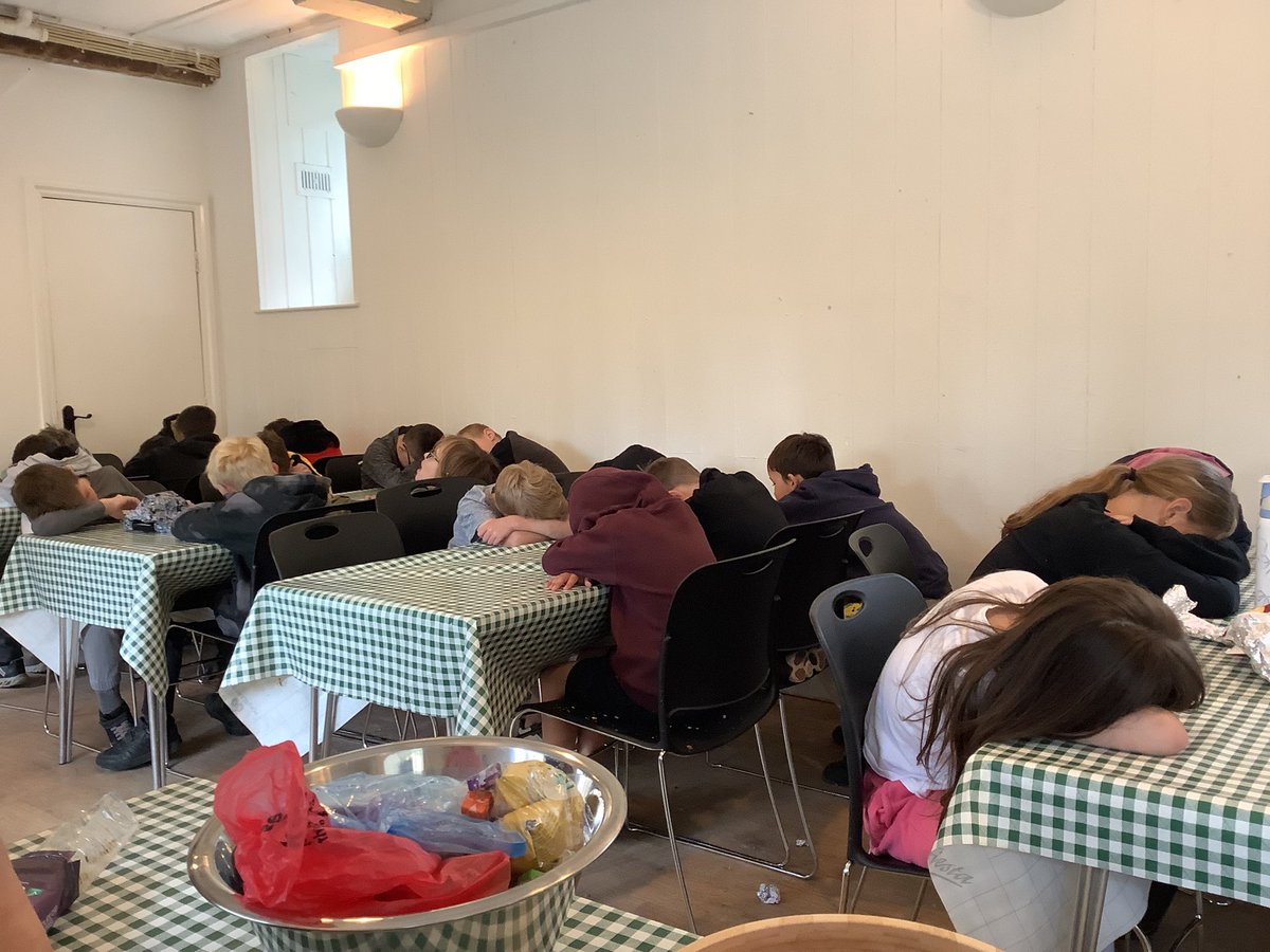 SAPSOtters's tweet photo. #residential games and sweets before the walk home! https://t.co/JmCQ8rcJr9