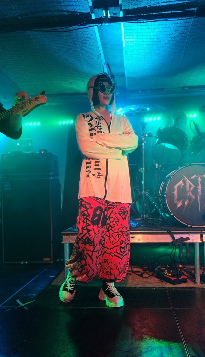 WhiskeySua's tweet photo. Check out this rock star 👽

#CRTK_WorldTour #CRTKinMontreal #ChRocktikal https://t.co/dZqcGHf1lV