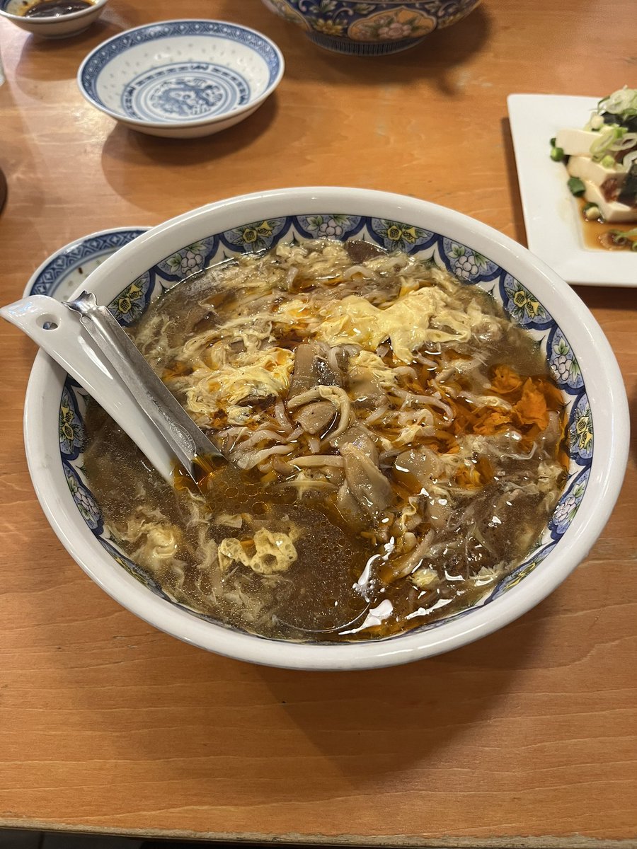 angels0872's tweet photo. 胃腸炎の症状はすっかり良くなり何でも食べれるようになった！
胃腸炎の原因はカンピロバクターだった😭夫と同じものを食べてるのに、私だけ感染。
どこで何に当たったのか全くわからず💦
お腹が良くなって、近くの酸辣湯麺が有名なお店に食べに行くのにハマっている🍜
めち��くちゃおいしい😽 https://t.co/ehawIAi48P