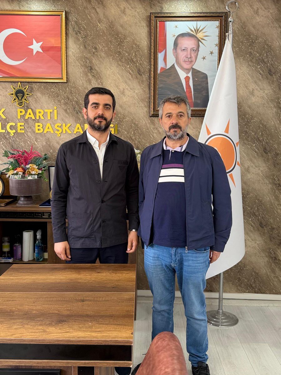 aksiverek's tweet photo. Teşkilat Başkanlığı görevine yeni atanan Kıymetli yol arkadaşımız Hamit Güzen, yeni görevi kapsamında mahalle başkanlarımız ile görüşmeler gerçekleştirmeye devam ediyor.Mahallerimizin  sorun ve sıkıntılarını dinlemeye her daim yanlarında olmaya devam edeceğiz.

İstişare kültürüyle gerçekleştirilen görüşmelerde mahalle başkanlarımızın talep ve önerileri değerlendirildi.

Birlik ve beraberlik içerisinde çalışmalarımıza devam ediyoruz.

  @RTErdogan @Akparti 
@mustafademir @tugbaisikercan 
@abuyukgumus  @avyusufibis  @milhamigunbegi @SbrKnk @Cengizozeyran82 @bucakalimurat82 @akpartiurfa @slhcbn0950