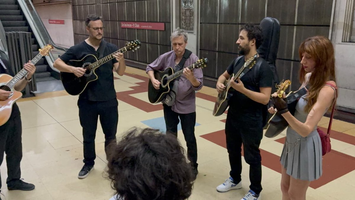 Bach in the Subways tweet media