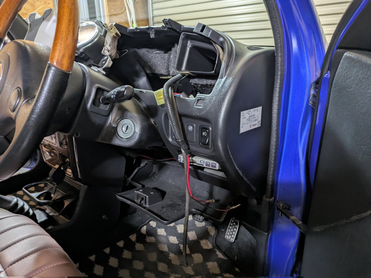 panda_evo7's tweet photo. ランエボについてた大森ブースト計をジーノに付けた😁
やっぱりこのメーターが雰囲気合うのはこっち👍
さて、どれぐらいブーストかかるのかなー https://t.co/wcHl4goVRT