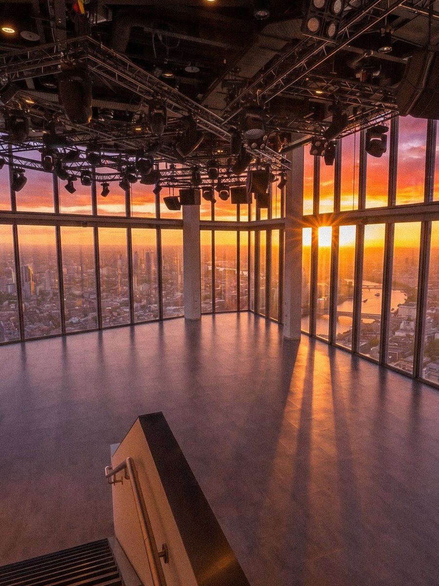 hotsince82's tweet photo. Sunset party at London's highest viewing point 🌅

58 floors up with views of the whole city. An amazing space for a party! 

Tickets are very limited 🔗 https://t.co/dCbfb7zaNG https://t.co/7xc8zBiBGy