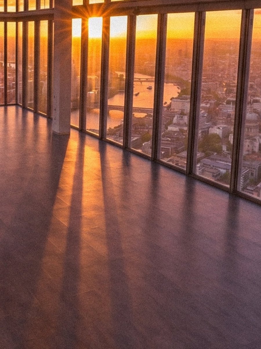 hotsince82's tweet photo. Sunset party at London's highest viewing point 🌅

58 floors up with views of the whole city. An amazing space for a party! 

Tickets are very limited 🔗 https://t.co/dCbfb7zaNG https://t.co/7xc8zBiBGy