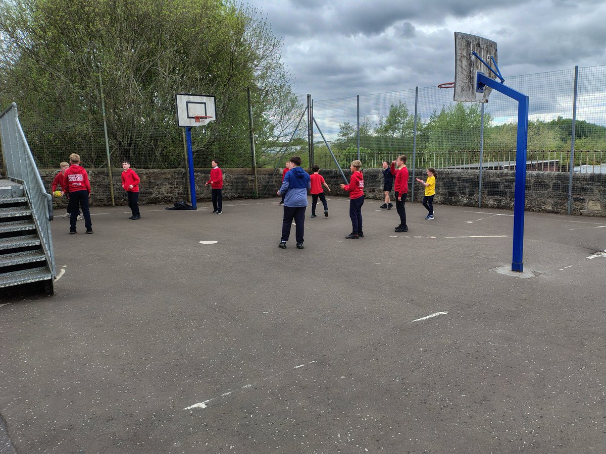 MorningsidePS's tweet photo. P5-7 enjoying outdoor games for golden time. https://t.co/MlL7FtN3so