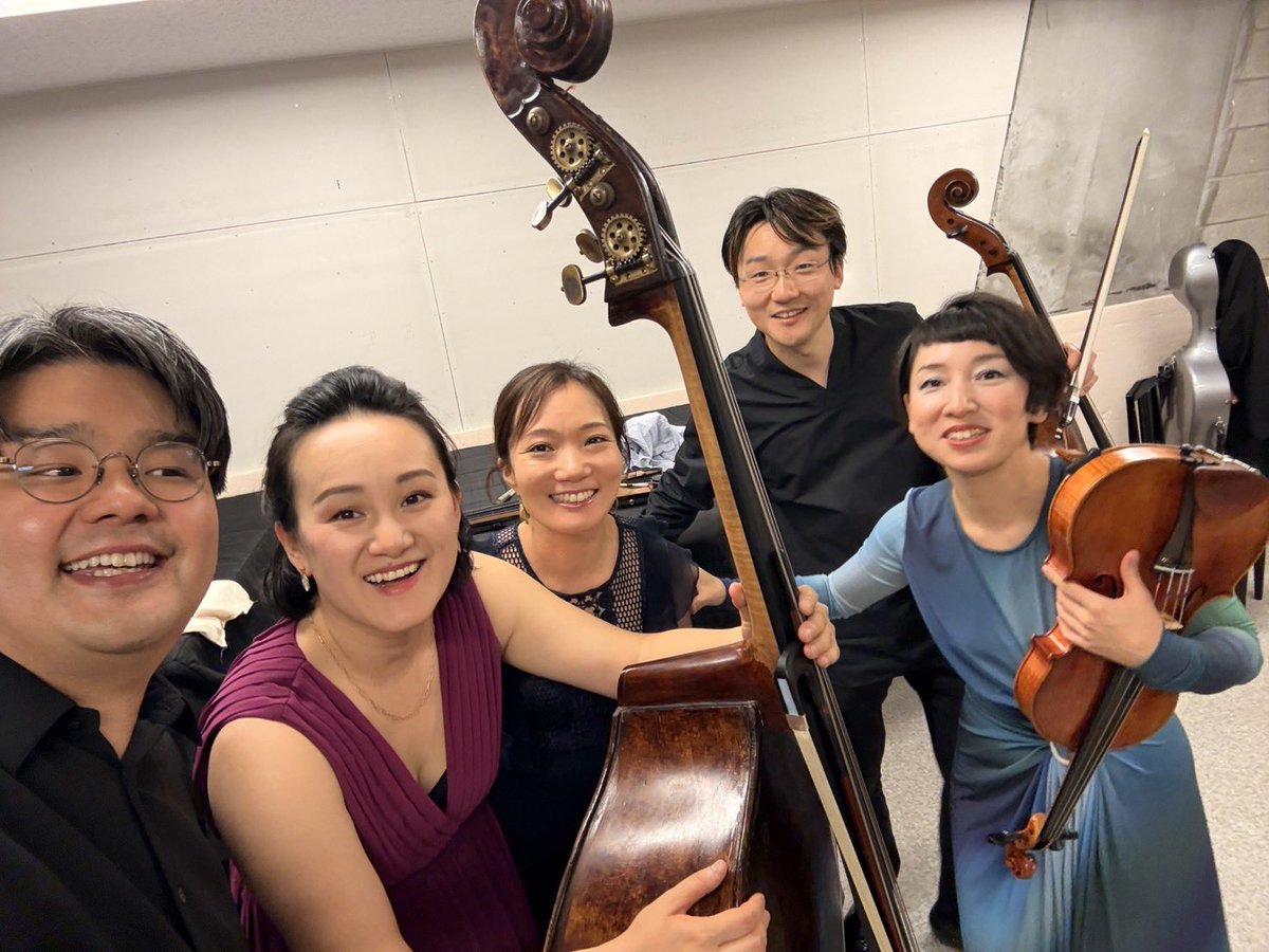 ZPianoquintet's tweet photo. 昨日のゼフィルス・コラボレーション・シリーズvol.1にお越しいただいた皆さま、ありがとうございました！
シェンニーさんの華麗なコントラバスとゼフィルスのハーモニーを楽しんでいただけましたか？☺️ https://t.co/Ww3qxex1DG