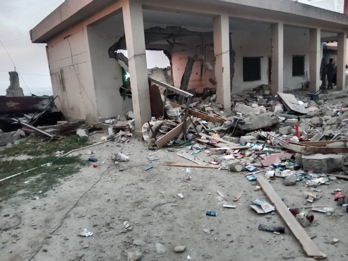 TracTerrorism's tweet photo. Tehreek-e-Taliban Pakistan (#TTP) Carries Out Suicide Vehicle-Borne Improvised Explosive Device (#VBIED) Attack and Coordinated #Assaults across #Bajaur District, Khyber Pakhtunkhwa, #Pakistan
Read more: https://t.co/eLovQrWXJb https://t.co/F0x2YJkQqz