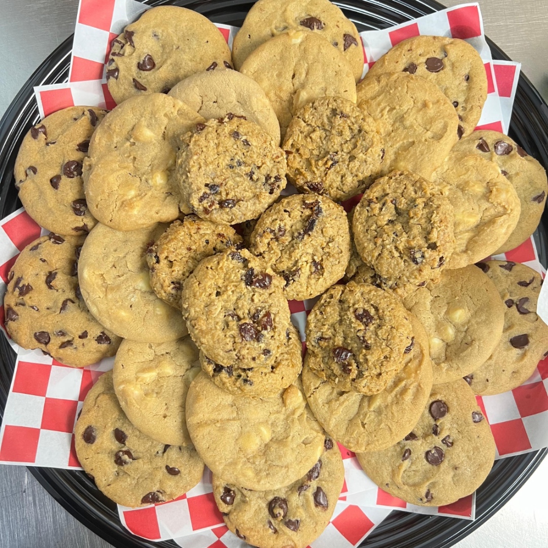 MiamiGrill's tweet photo. YUM 🍪✨ choose from a variety of freshly baked cookies —the perfect sweet finish to your Miami Grill meal. Grab one (or a few 😉)
#miamigrill  #baking https://t.co/HG3LPg9lCi