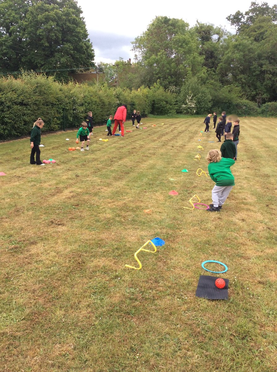 puller_memorial's tweet photo. Fantastic bowls session at Puller Memorial today! The children showed great teamwork and sportsmanship throughout. Well done everyone, and thank you Ms Shelley for a wonderful experience! 💚💛 https://t.co/bjNxkUKYek