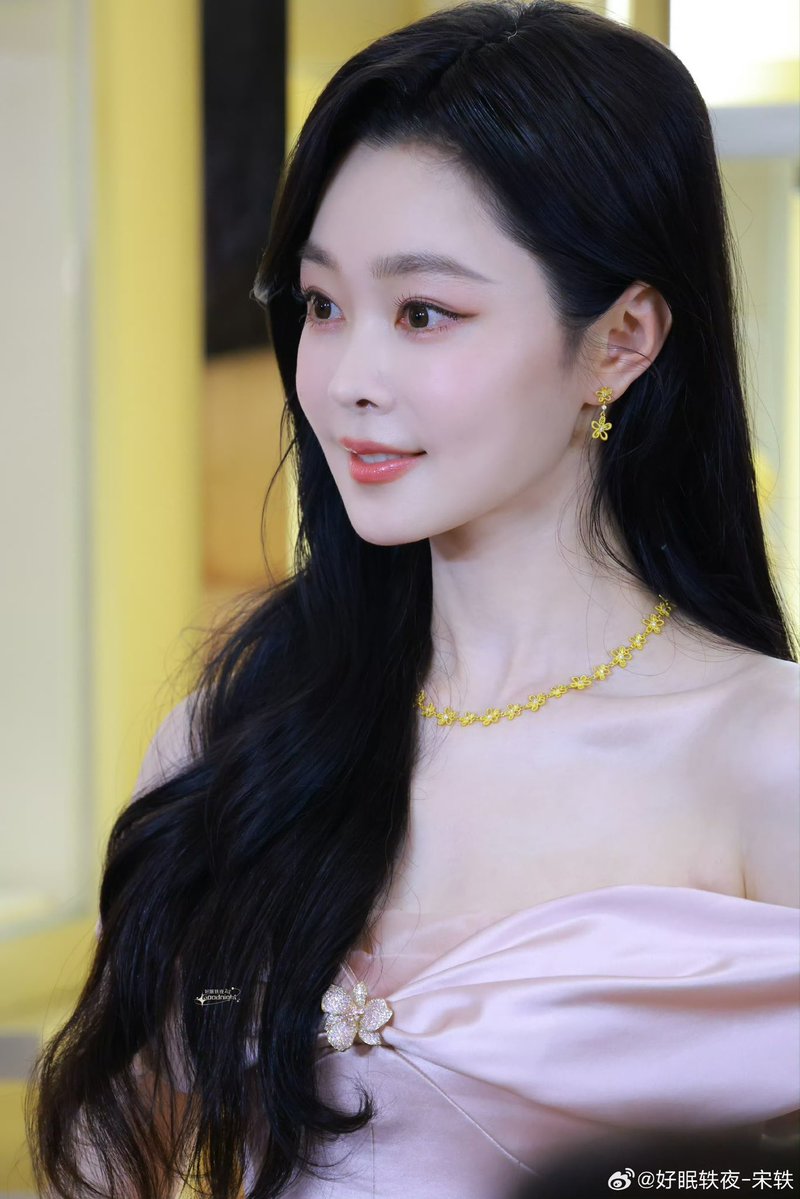 Song Yi updates🌸 tweet media