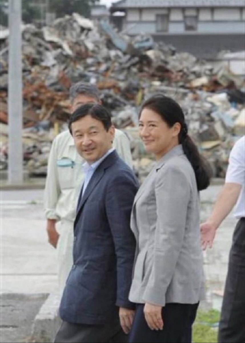 令和🚽天皇 tweet media