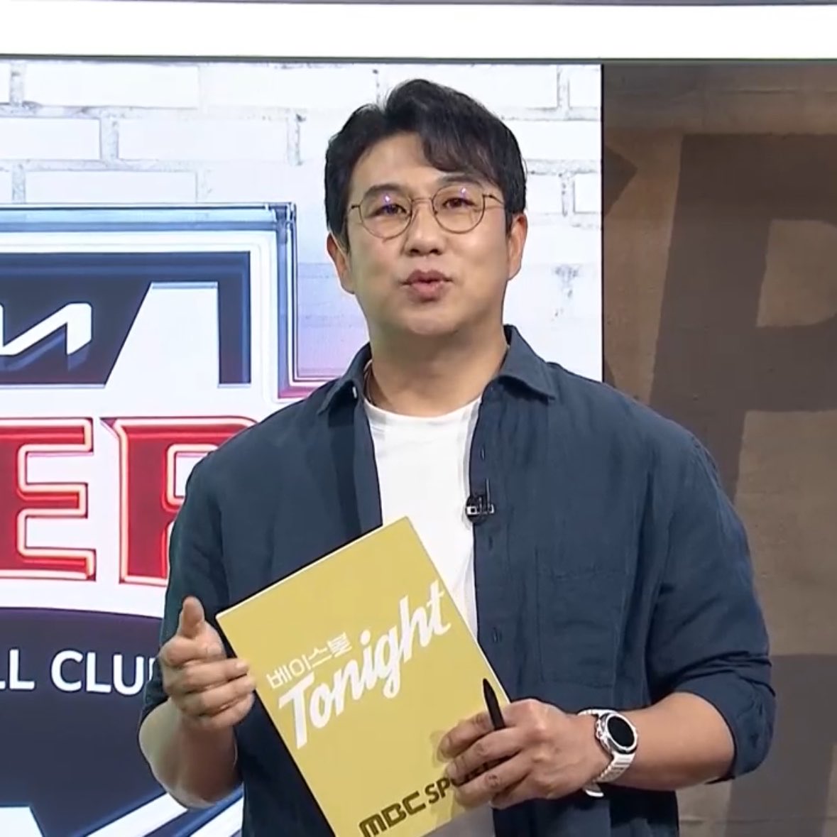 메리 tweet media