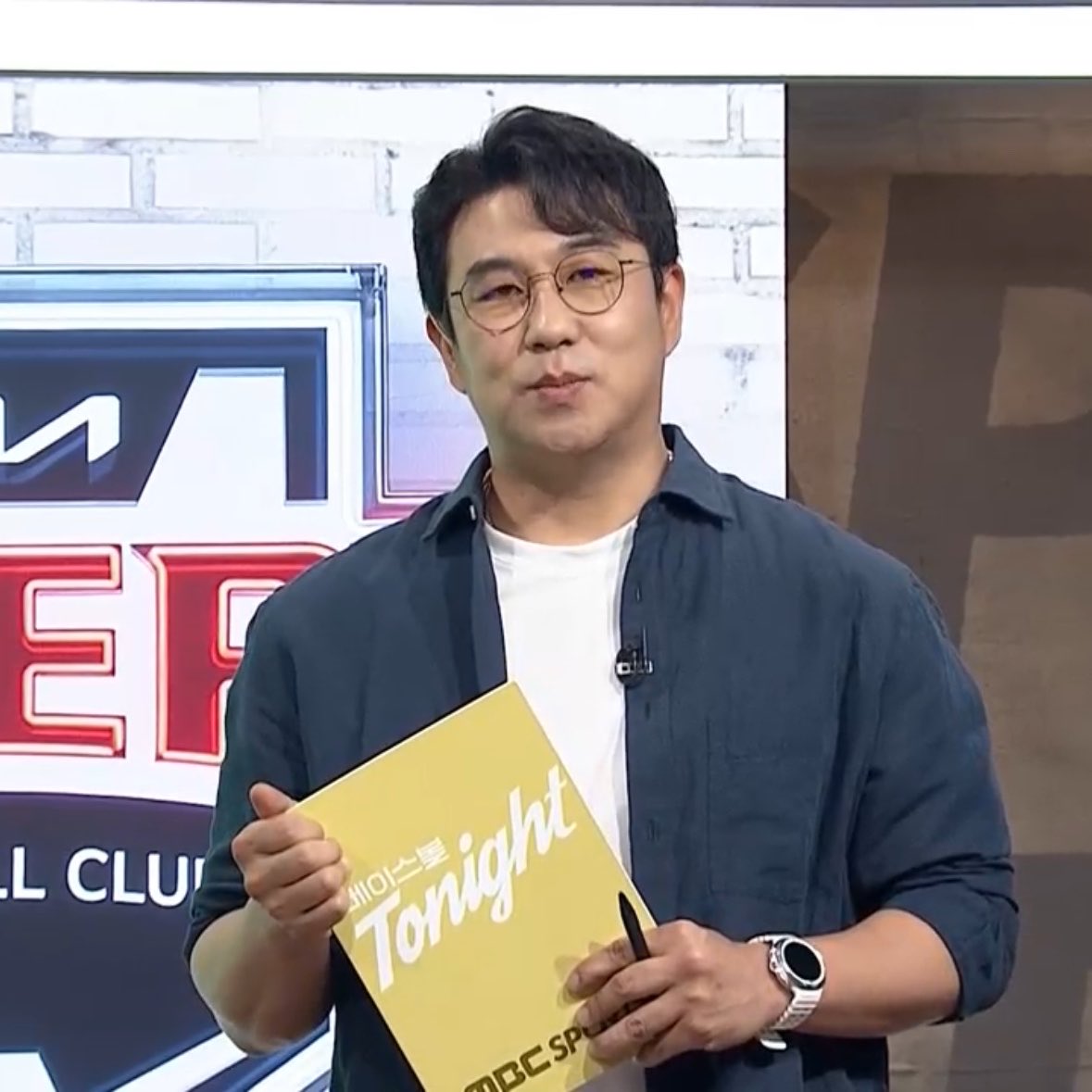 메리 tweet media