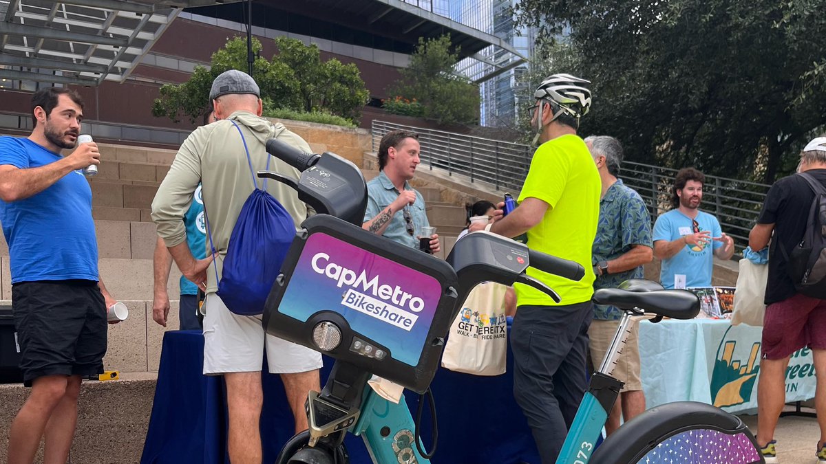 CapMetro tweet media