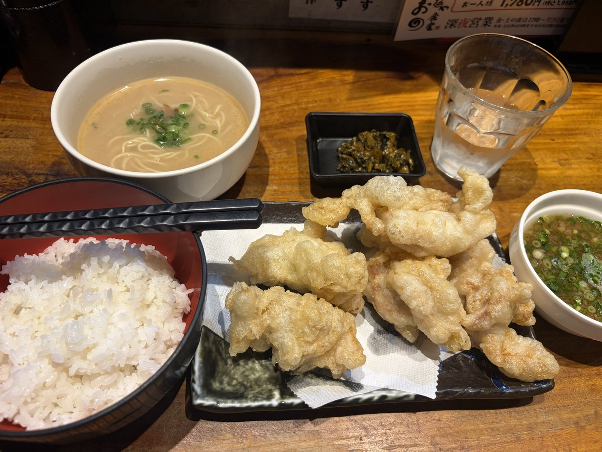 mikesmith0701's tweet photo. お疲れ様です。
今日は九州出張でした。
博多と言えばガンダムベース福岡（笑）
今月唯一狙っていたストライクノワールが買えて大満足です。
晩御飯は天神のおの食堂さんで鶏天定食をいただきました。めっちゃ美味しい鶏天にご飯と麺お代わりし放題で腹一杯です。
明日はサイドFに行くつもりです。 https://t.co/9J44dnWs9e