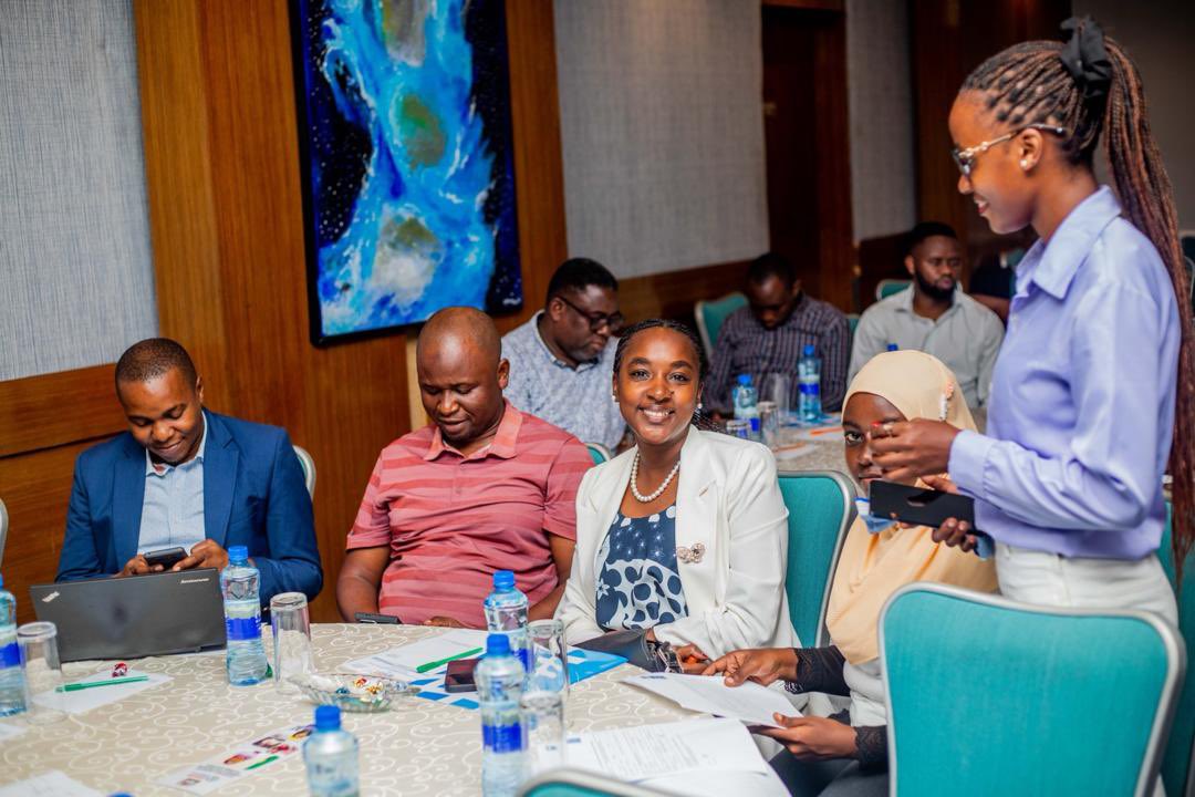unwomentanzania's tweet photo. Media and youth have an important role to play in shaping attitudes, influencing action and driving progress on gender equality and women’s empowerment.
As we approach the endpoint for #GenerationEquality, UN Women, @maendeleoyajami & @jamiismz brought together 50 media professionals and youth leaders to discuss how we can collectively push the agenda forward through storytelling, advocacy and action.
#KizaziChenyeUsawa #ForAllWomenAndGirls #GenerationEquality