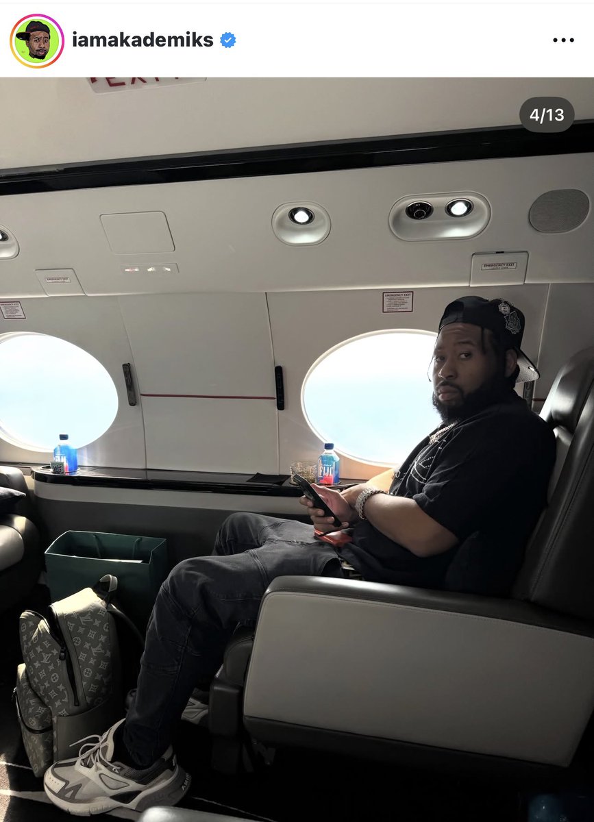 KashCowfrenchy's tweet photo. Cash blowin' Abel bread, out here trickin' (out here trickin')
Shit we do for bitches, he doin' for niggas (what the fuck?)
Jets, whips, chains, wicked, wicked, wicked.
Spend it like you tryna fuck, boy, you trippin', boy, you trippin' - Drake

#iceman #akademics #agedlikemilk https://t.co/EDtgM6V4WK