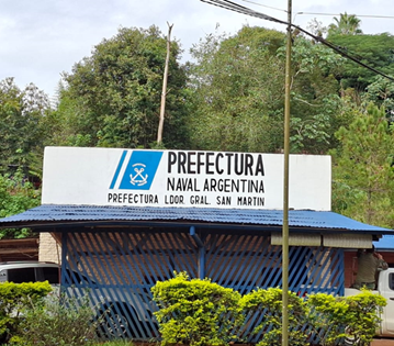 PPNArg's tweet photo. 📍 Misiones | La PPN monitoreó tres centros de detención transitorios: Escuadrón Nº10 "El Dorado" (GNA), División Antidrogas "El Dorado" (PFA) y Prefectura Naval "Libertador General San Martín" (Puerto Rico).

🔎 Principales hallazgos: colchones deteriorados, personas en el suelo, falta de médicos, celdas con humedad, recreación reducida o suspendida, sanitarios en mal estado y dificultades con defensores públicos. Persisten demoras en traslados al SPF.