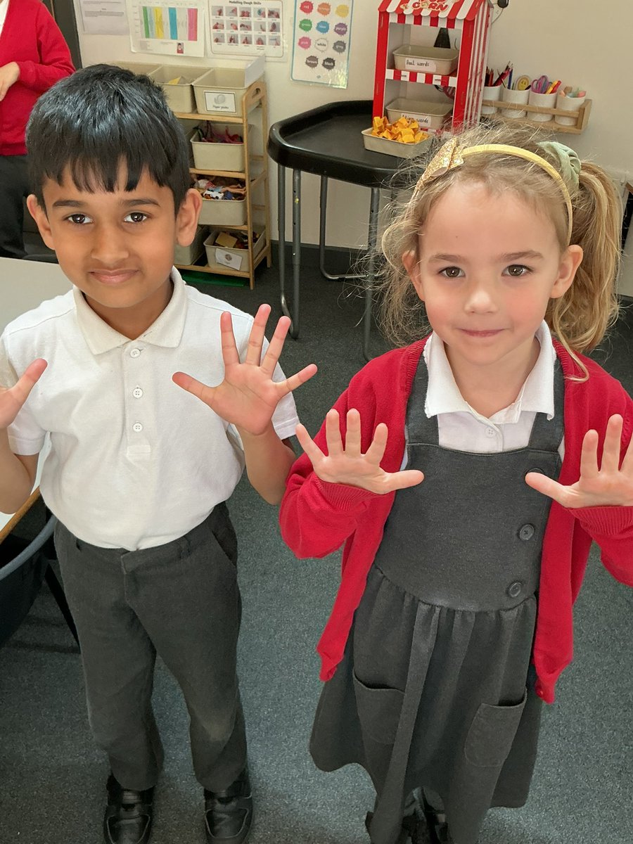 mitchellyear1's tweet photo. Full marks in their spelling test this week! https://t.co/YytA67mZpe