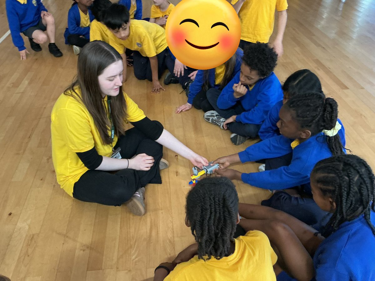 StMaryB17's tweet photo. #Y4 loved Young Engineers workshop organised by our @ptaofstmarys. Money from your fundraising gives us great opportunities.Thank you! #RRSA #Art29 #YoungEngineers https://t.co/wue26qY4s3
