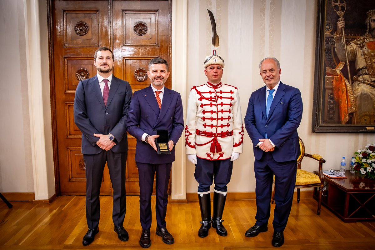 Italy in Bulgaria tweet media