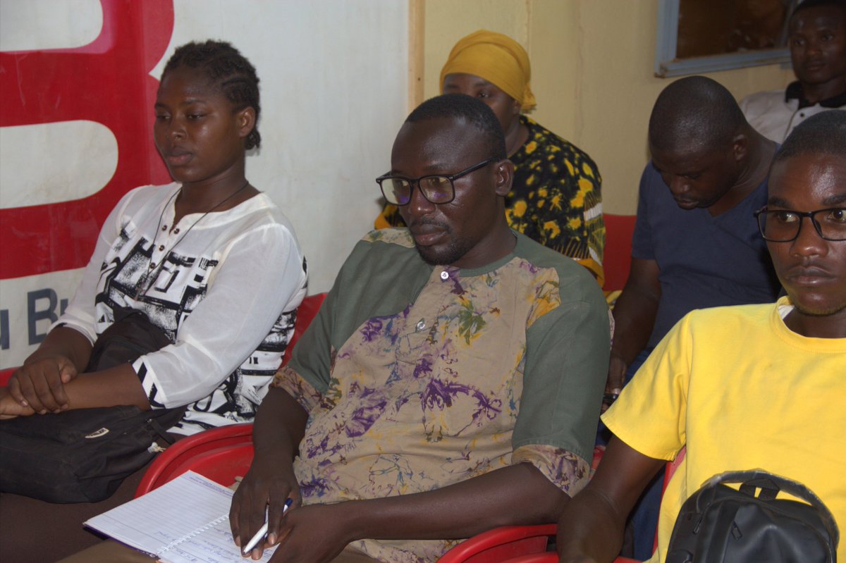 BlogueursBF's tweet photo. 📸 Retour en images sur le 2e Afterwork de l'Association des Blogueurs du Burkina (#ABB) ce 13 mai 2026 à Ouagadougou. 

Acteurs du digital, étudiant·e·s et pros de la com se sont réunis pour échanger sur un défi crucial : la cybersécurité à l'ère de l'IA. https://t.co/oXtxX3J1sG