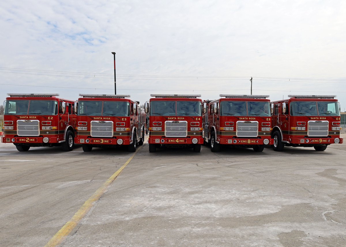 PierceMfg's tweet photo. Santa Rosa Fire Department is arriving to the heart of Sonoma County with five #Pumpers.🚒
#Husky3 #TAK4 #CommandZone #SantaRosaCA https://t.co/7yGFuXvh2Z