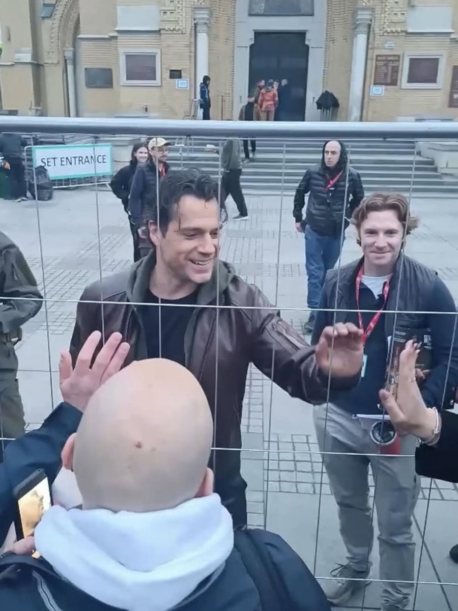Henry Cavill Updates tweet media