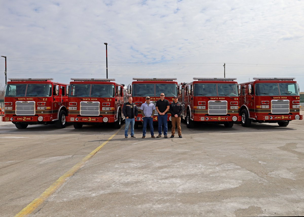 PierceMfg's tweet photo. Santa Rosa Fire Department is arriving to the heart of Sonoma County with five #Pumpers.🚒
#Husky3 #TAK4 #CommandZone #SantaRosaCA https://t.co/7yGFuXvh2Z