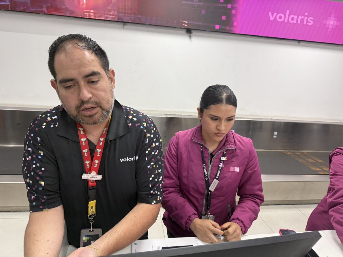 OttoMoonBus's tweet photo. Hey @flyvolaris you changed your policy of emotional support dogs to 10” max height.   Arturo and Jerilin (CDMX) couldn’t tell me when this was changed and I’ve flow with my emotional support dog with you for over 3 years.   I now had to spend a fortune with @Aeromexico https://t.co/lUyEjgvROT