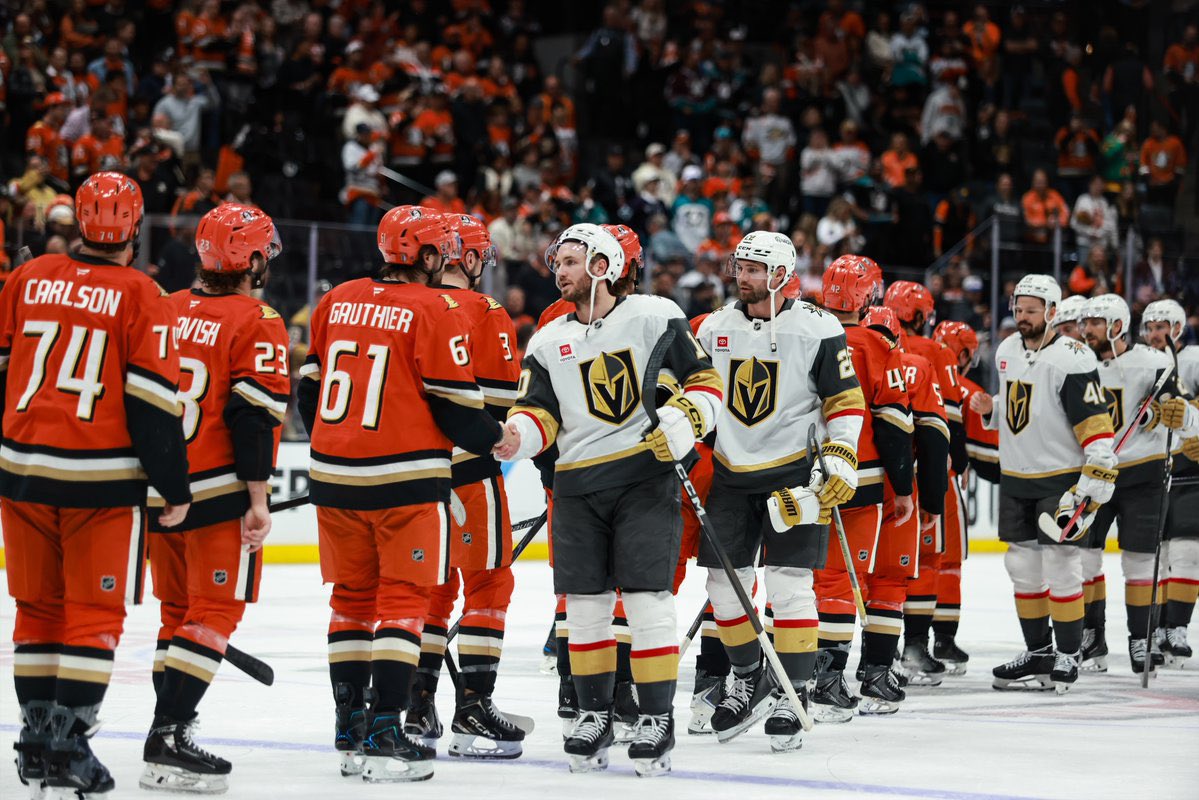 DucksNPucks 🦆🏒 tweet media