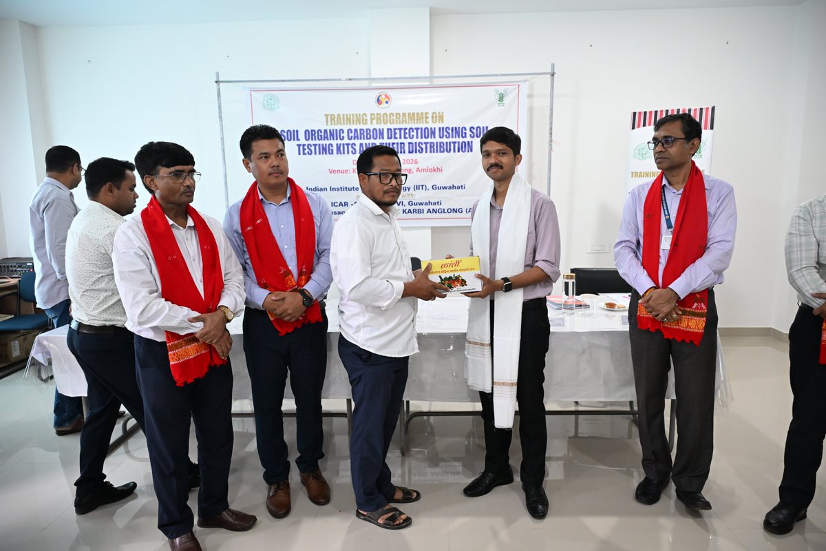 DCKarbiAnglong's tweet photo. DC Karbi Anglong, Shri Aranyak Saikia, IAS, attended a training on Soil Organic Carbon Detection programme at KVK Amlokhi, Manja. The initiative promotes organic practices, sustainable farming, and eco-friendly household agriculture through collaborative institutional efforts. https://t.co/I86wgej0lr