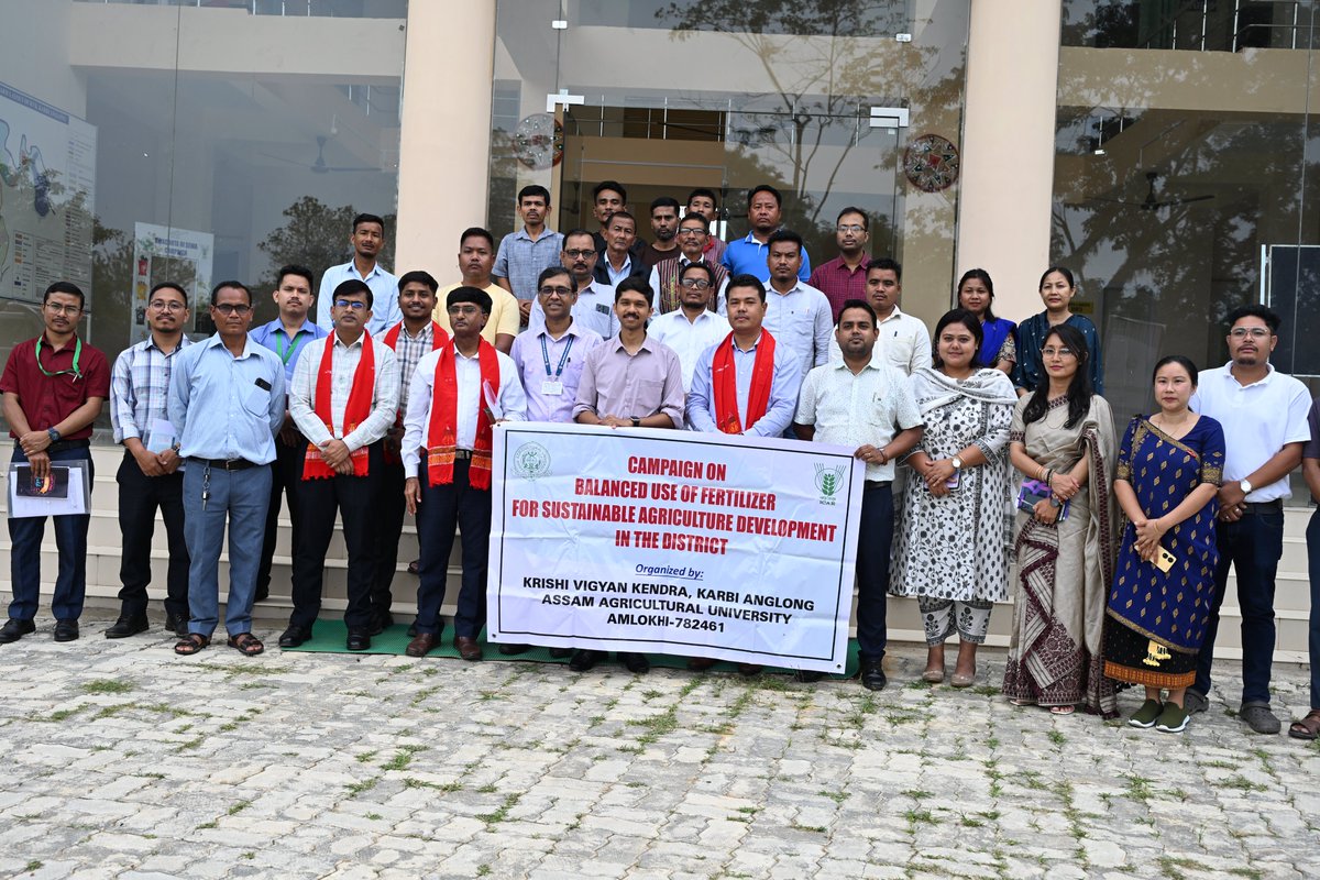 DCKarbiAnglong's tweet photo. DC Karbi Anglong, Shri Aranyak Saikia, IAS, attended a training on Soil Organic Carbon Detection programme at KVK Amlokhi, Manja. The initiative promotes organic practices, sustainable farming, and eco-friendly household agriculture through collaborative institutional efforts. https://t.co/I86wgej0lr