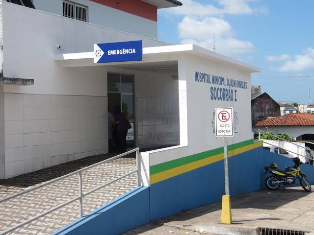 Fabrcioscfc's tweet photo. Urgente: Homem passa mal no ônibus br-135 e é levado ao Socorrão após saber do fim do relacionamento de Vini Jr e Virgínia. https://t.co/XMAM1HW1FF