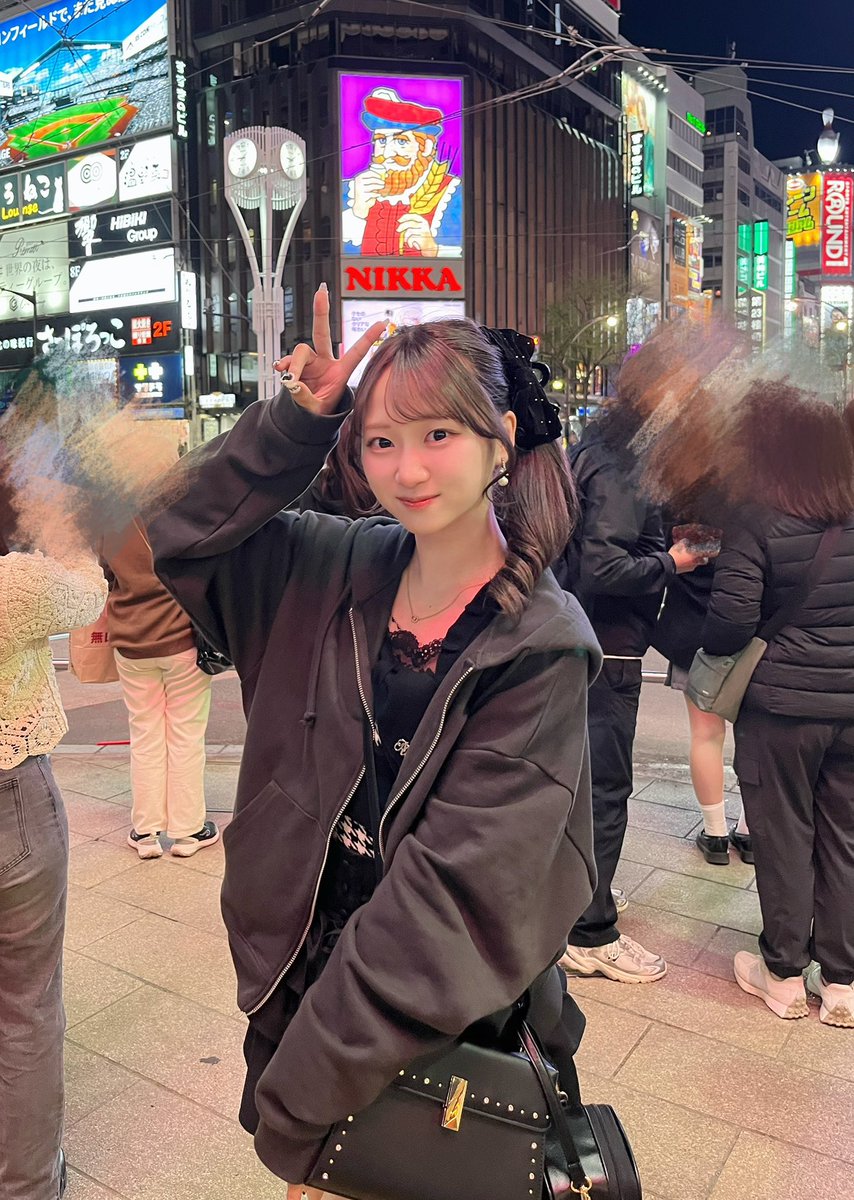しおり tweet media
