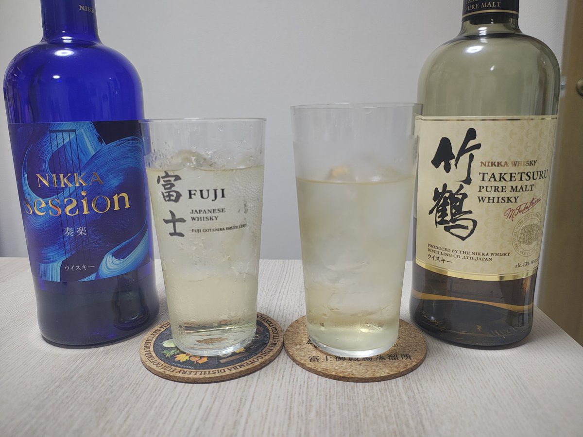 竹鶴とセッション飲み比べ〜🍻⁡ ⁡こうやって比べるとやっぱり竹鶴